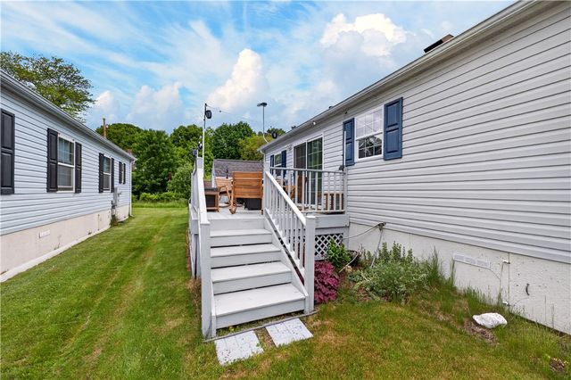96 Songbird Lane, Tiverton, RI 02878