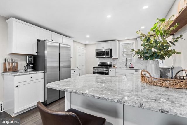 115 HAVERFORD RD, Folsom, PA 19033