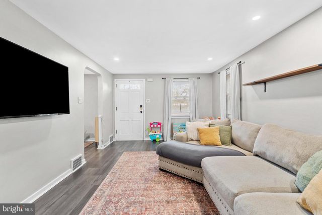 115 HAVERFORD RD, Folsom, PA 19033