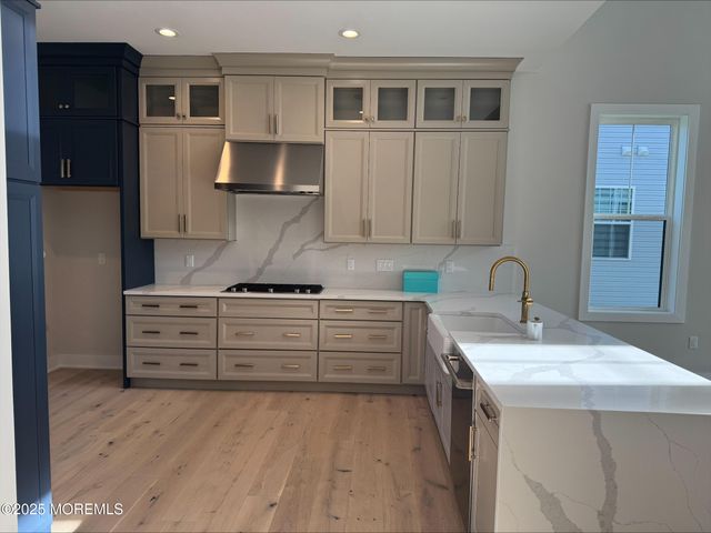 47 Sofia Drive, Manalapan, NJ 07726