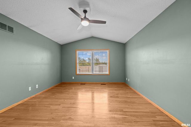 1405 E 7TH Street, Coal Valley, IL 61240