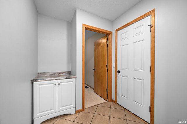 1405 E 7TH Street, Coal Valley, IL 61240