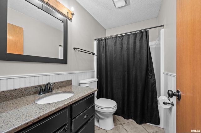 1405 E 7TH Street, Coal Valley, IL 61240