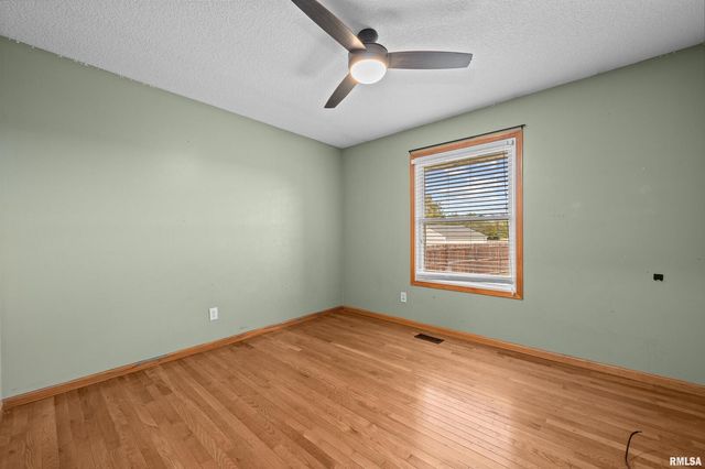 1405 E 7TH Street, Coal Valley, IL 61240