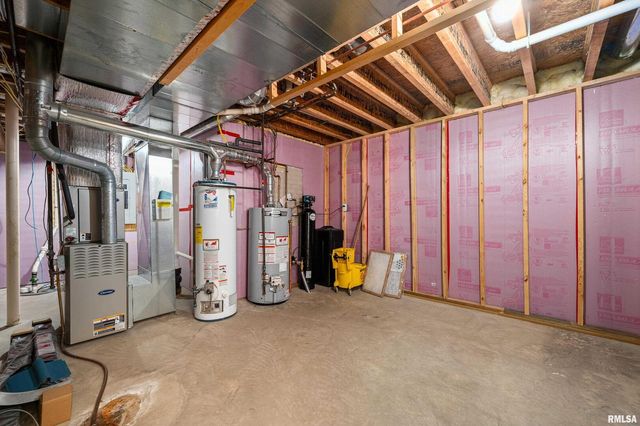 1405 E 7TH Street, Coal Valley, IL 61240