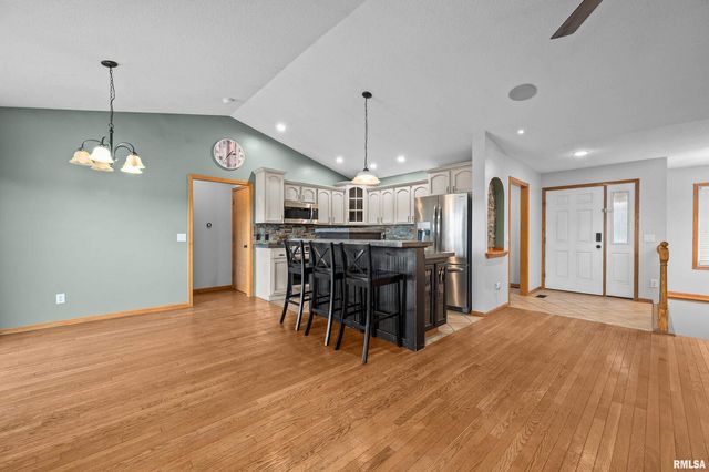 1405 E 7TH Street, Coal Valley, IL 61240