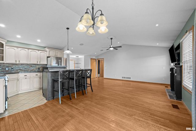 1405 E 7TH Street, Coal Valley, IL 61240