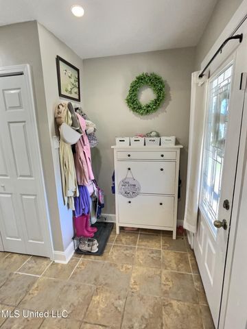 1400 Sussex Drive, Ocean Springs, MS 39564