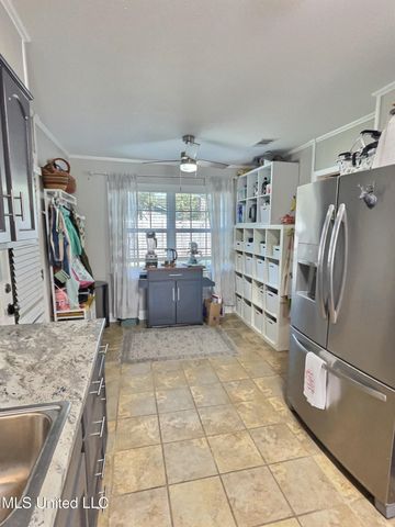 1400 Sussex Drive, Ocean Springs, MS 39564