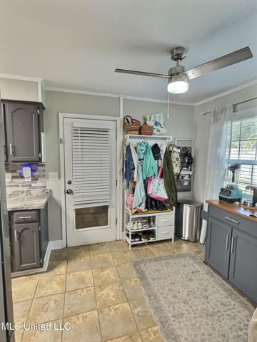 1400 Sussex Drive, Ocean Springs, MS 39564