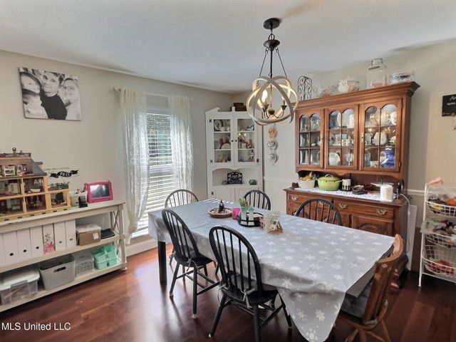 1400 Sussex Drive, Ocean Springs, MS 39564