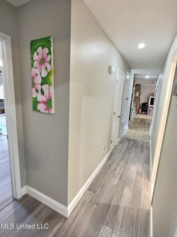 1400 Sussex Drive, Ocean Springs, MS 39564