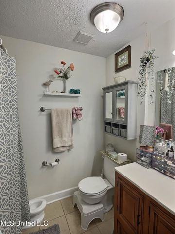 1400 Sussex Drive, Ocean Springs, MS 39564