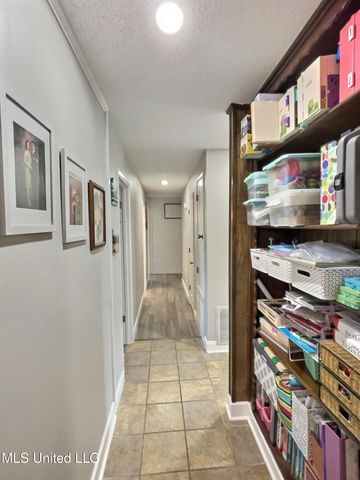 1400 Sussex Drive, Ocean Springs, MS 39564