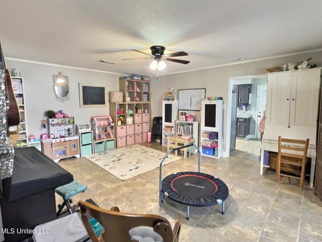 1400 Sussex Drive, Ocean Springs, MS 39564