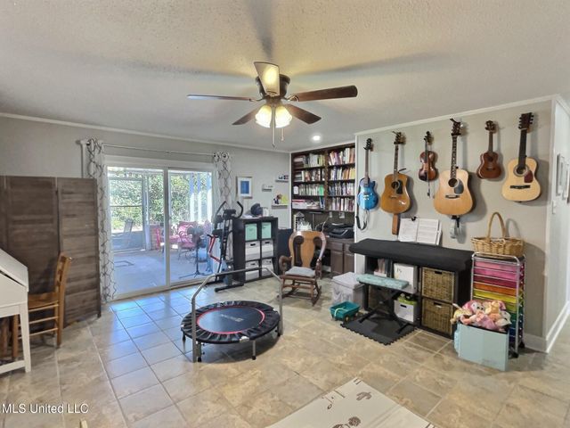 1400 Sussex Drive, Ocean Springs, MS 39564