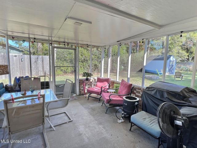 1400 Sussex Drive, Ocean Springs, MS 39564