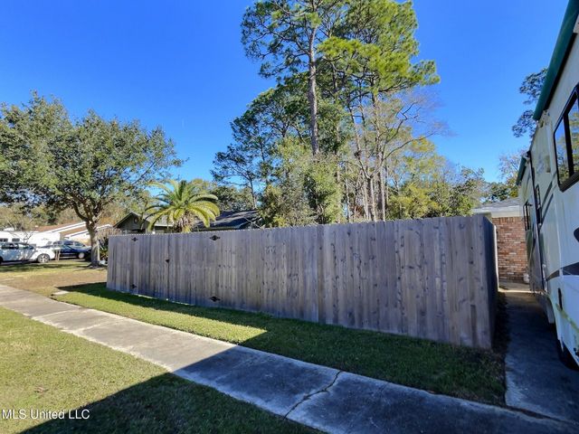 1400 Sussex Drive, Ocean Springs, MS 39564