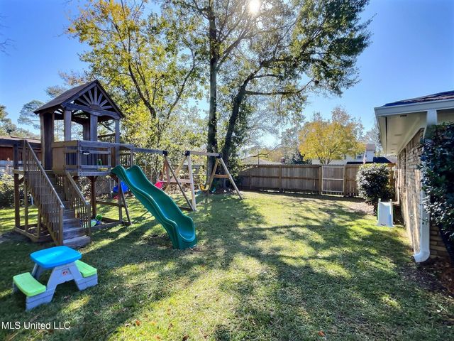 1400 Sussex Drive, Ocean Springs, MS 39564