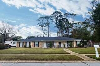 1400 Sussex Drive, Ocean Springs, MS 39564