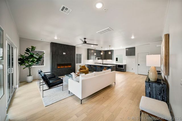 3777 S Riverside Drive 3777, Tulsa, OK 74105