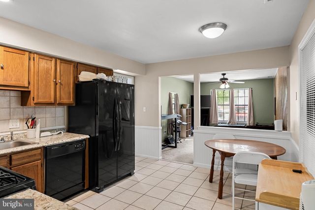 12 HEWITT LN, Sicklerville, NJ 08081