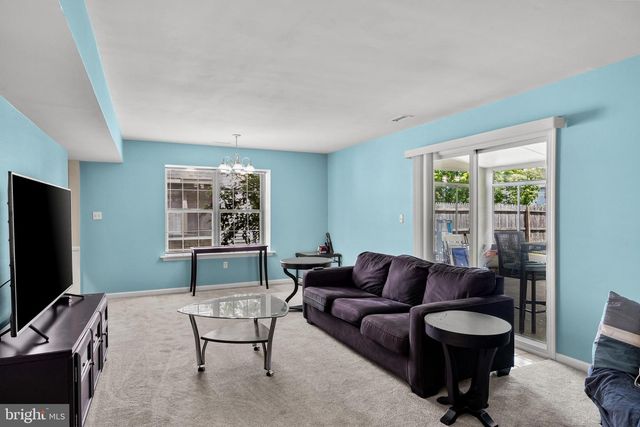 12 HEWITT LN, Sicklerville, NJ 08081