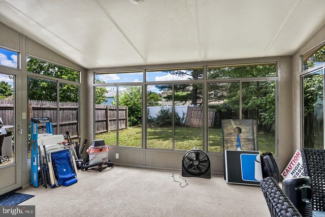 12 HEWITT LN, Sicklerville, NJ 08081