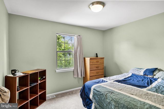 12 HEWITT LN, Sicklerville, NJ 08081