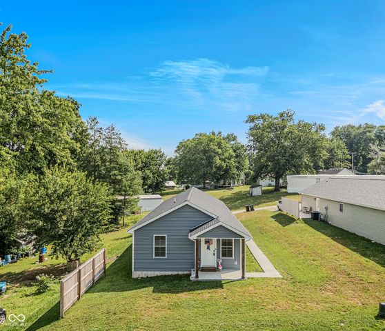 1109 W Vine Street, Brownstown, IN 47220