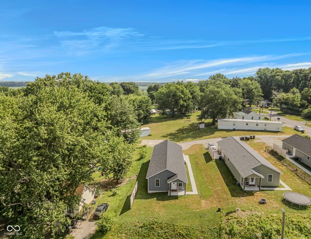 1109 W Vine Street, Brownstown, IN 47220