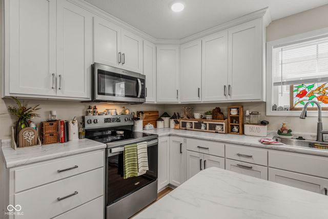 1109 W Vine Street, Brownstown, IN 47220