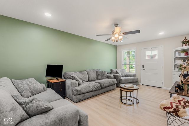 1109 W Vine Street, Brownstown, IN 47220