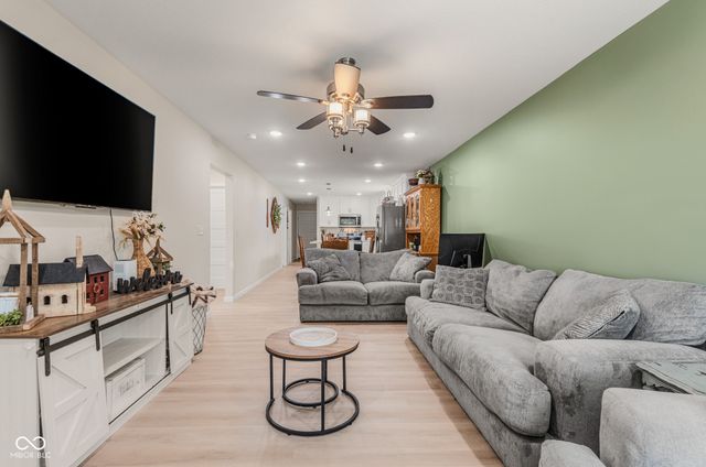 1109 W Vine Street, Brownstown, IN 47220