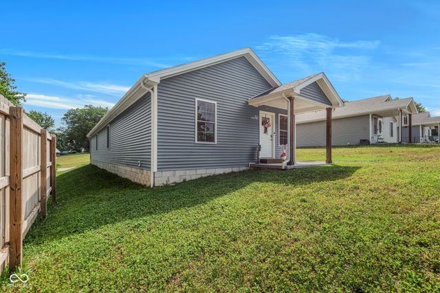 1109 W Vine Street, Brownstown, IN 47220