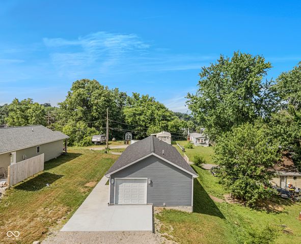 1109 W Vine Street, Brownstown, IN 47220