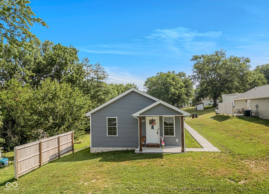 1109 W Vine Street, Brownstown, IN 47220
