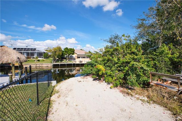 201 SW 40th ST, Cape Coral, FL 33914