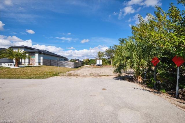 201 SW 40th ST, Cape Coral, FL 33914