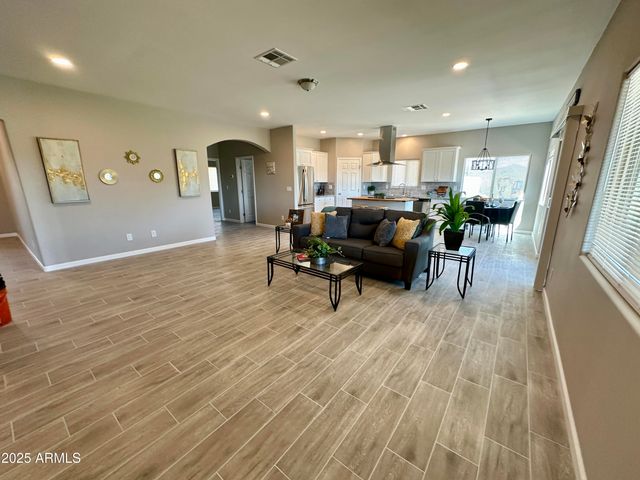 43019 N 18th Street, New River, AZ 85087