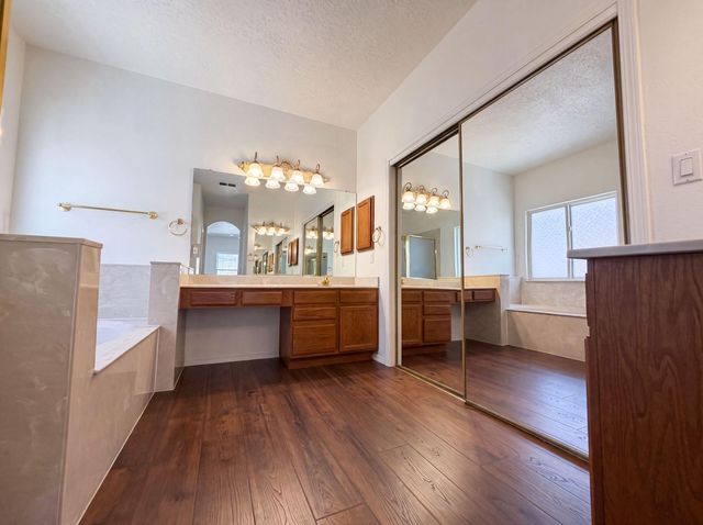 9809 Buckeye Street NW, Albuquerque, NM 87114