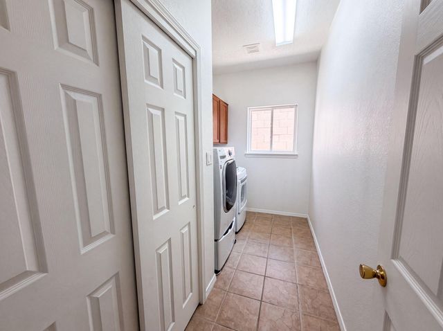 9809 Buckeye Street NW, Albuquerque, NM 87114