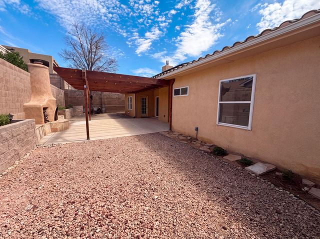 9809 Buckeye Street NW, Albuquerque, NM 87114