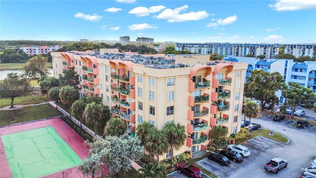 9360 Fontainebleau Blvd 101, Miami, FL 33172