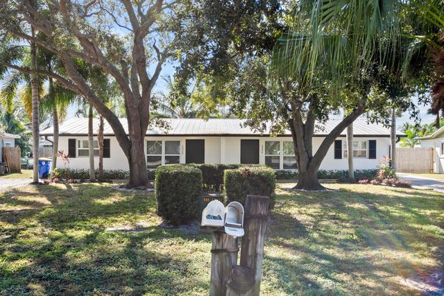 2456 SW Hideaway Lane, Stuart, FL 34994
