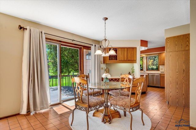 3114 STOCKADE DR, Rapid City, SD 57702