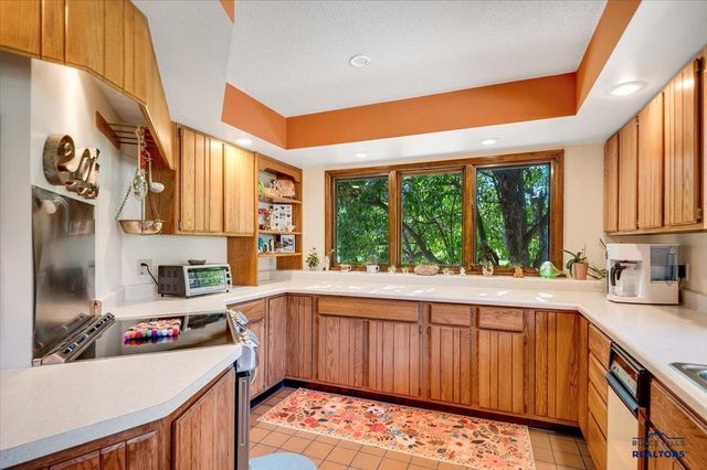 3114 STOCKADE DR, Rapid City, SD 57702