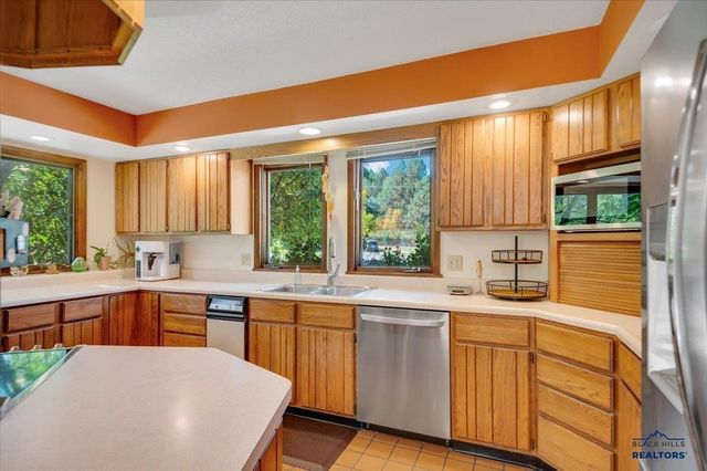 3114 STOCKADE DR, Rapid City, SD 57702