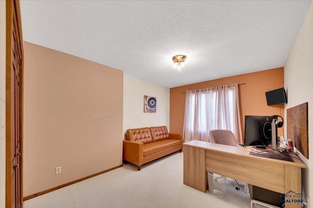 3114 STOCKADE DR, Rapid City, SD 57702