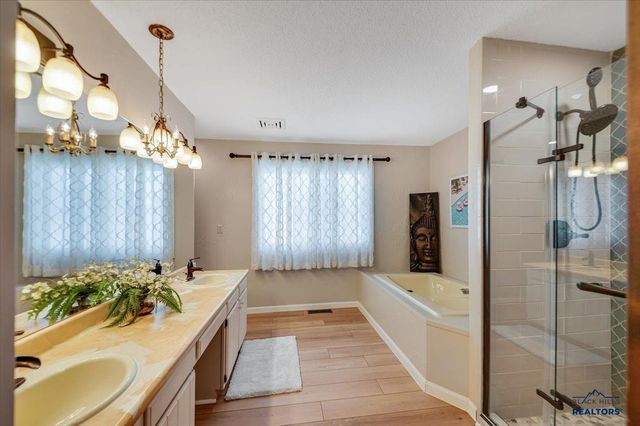 3114 STOCKADE DR, Rapid City, SD 57702